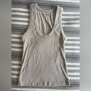 Essential Rib Tuckable Scoopneck Tank Beige/Tan